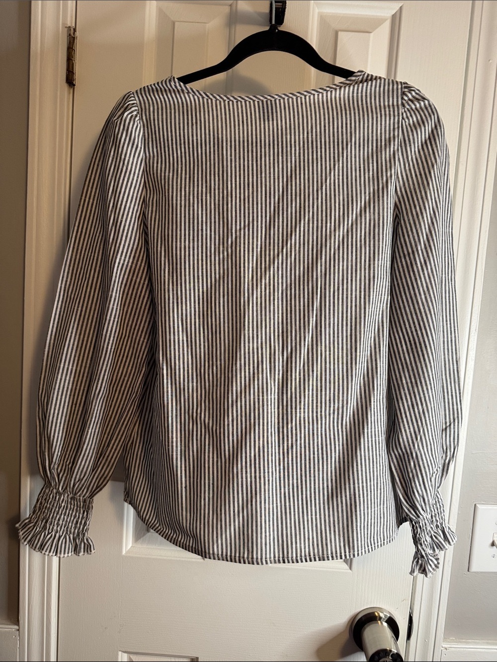 SHEIN Black and White Striped Long-Sleeve Blouse (23) - Picture 4 of 7